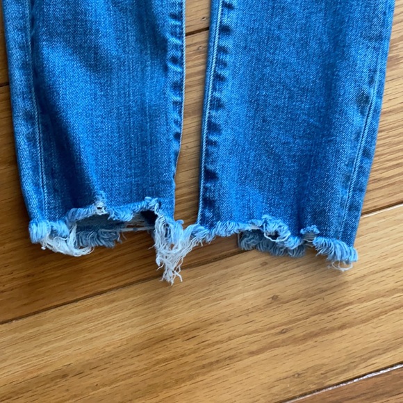 MADEWELL 9" Mid-Rise Skinny Jeans: Torn Knee 23 - Picture 9 of 13